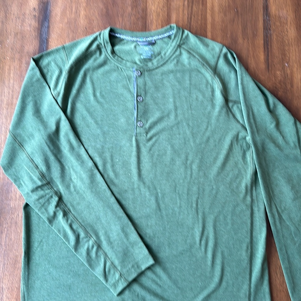 Men’s long sleeve shirt.